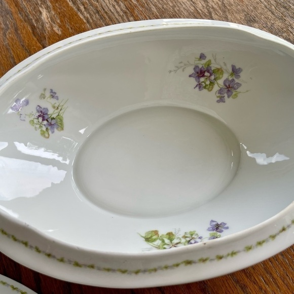 VINTAGE, B&T LIMOGES FRANCE, OVAL SERVING BOWL WITH LID. - Picture 10 of 16